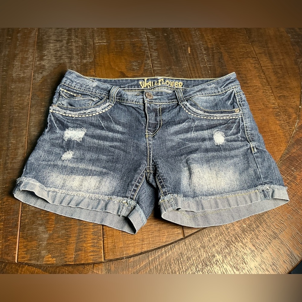 Wallflower Blue Jean Shorts Distressed Frayed Edges Juniors Size 11